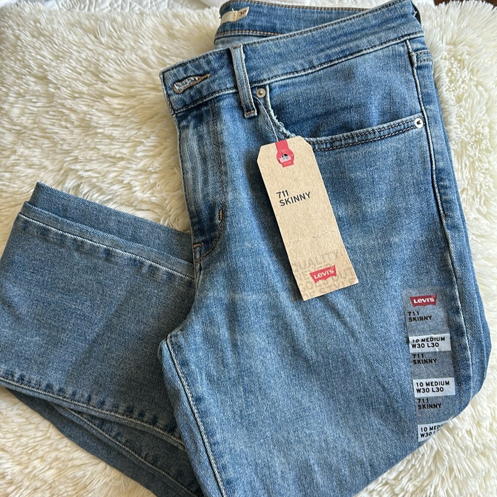 Levi’s 711 Jeans